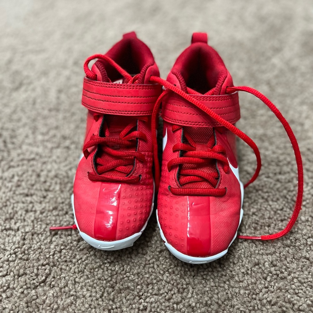 NIKE RED BASEBALL CLEATS - SIZE 13C
